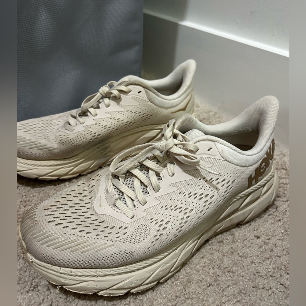 Hoka Clifton 7